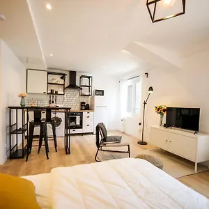 studio-cosy-quip-centre-ville.fr-provencehotel.com/